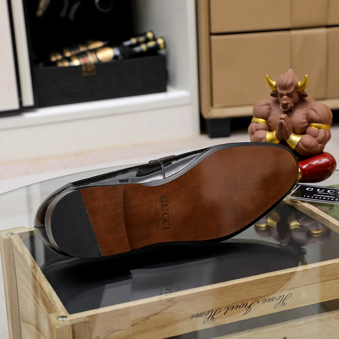 Men's men's shoes 💰420 🆘【GUCCI】Gucci ·🐂里· Hot-selling pea shoes top brand luxury, top quality, the latest fashion pea shoes. The upper is made of original first-layer cowhide. (Full first-layer water-dyed 🐂 leather·inner). The original stylish and stylish soft rubber wear-resistant and non-slip outsole is light and comfortable on the foot, available in 3 colors! Matching code: 38 / 45